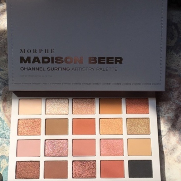 MORPHE Madison Beer Eyeshadow Pallets - Picture 1 of 3